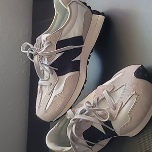 New Balance 327 kids shoe